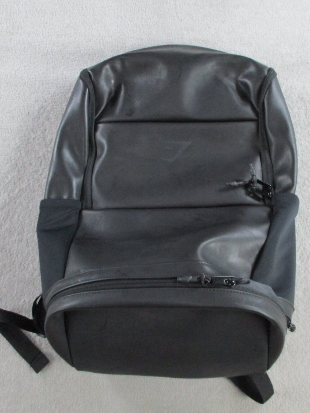 Gymshark Sleek Backpack Black Laptop Travel Bag Meal Prep Padded Logo Gym - Picture 3 of 6